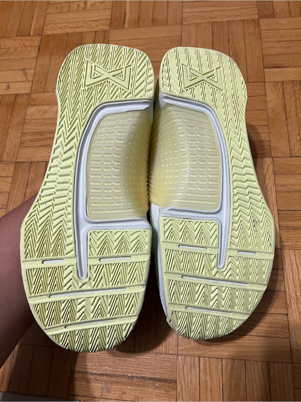 Nike shoe - Picture 4 of 7
